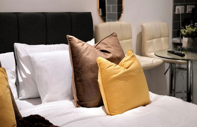 Canal Walk Studios - Photo 9