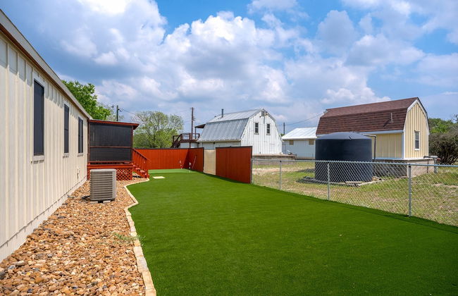 Comfort Charmmini Putting Greengame Roomgrill5 - Photo 31