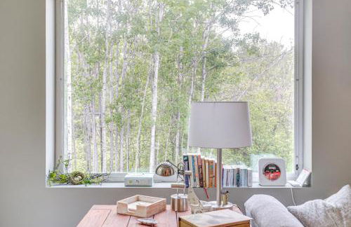 Walk to Lake Superior and Beach Modern Retreat - Foto 3