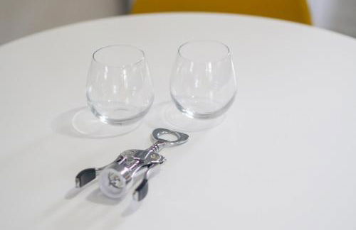 Retro Retreat renovated 2BR, desk, no chore list! - Foto 29