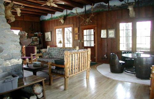 Group Vacation Rental for Family and Corporate Getaways near Glacier National Park, Montana - Foto 2