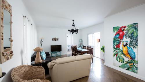 Seaside Azores Villa with natural pool, terrace & barbecue - Foto 5