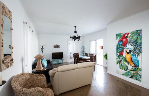 Seaside Azores Villa with natural pool, terrace & barbecue - Photo 5