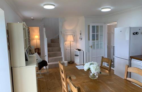 Driftwood Cottage - Photo 10