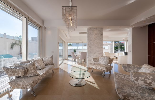 Luxurious Villa with great location - Foto 30