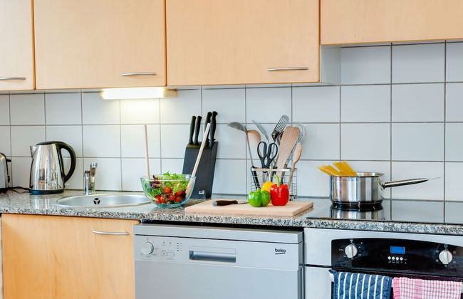 Base Serviced Apartments - The Docks - Photo 19