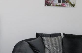 Emily Apartments 3 - Photo 49