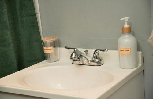 Uptown Funk Getaway with Parking & Walk To Stadiums, Nightlife - Foto 25