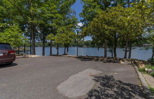 What-A-View HSV - Serene Lakeside Town Home - Foto 37