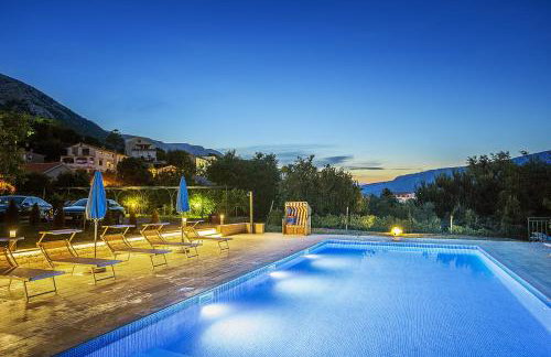 Apartments Juranić - Photo 24