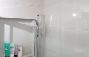 Contemporary ground flr maisonette- Entire place - Foto 14