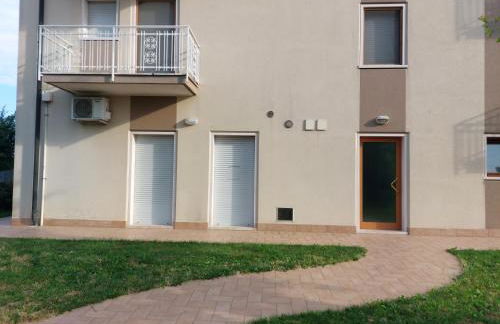 LotusNest - Casa Privata - Letto Matrimoniale, Parcheggio, Treno - Foto 12