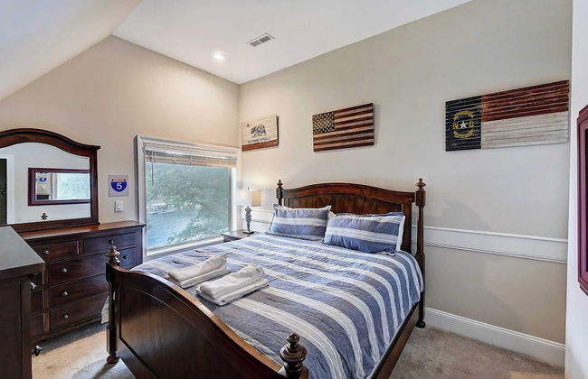 Family Lake House Retreat by Avantstay Sleeps 28 - Foto 26