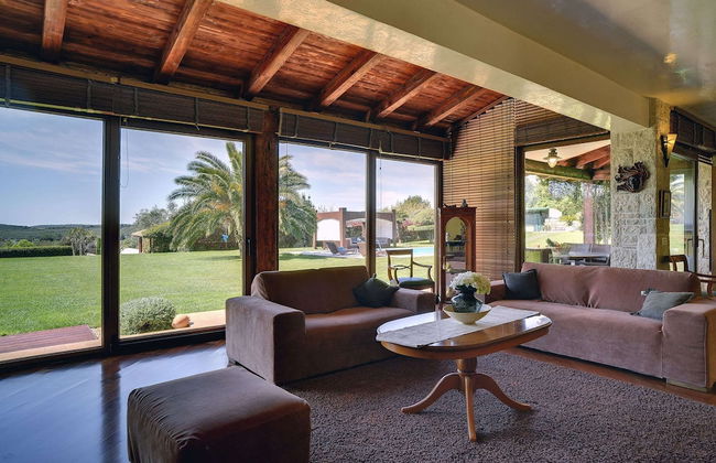 Luxurious Villa in Pomer with Pool & Hot Tub - Photo 17