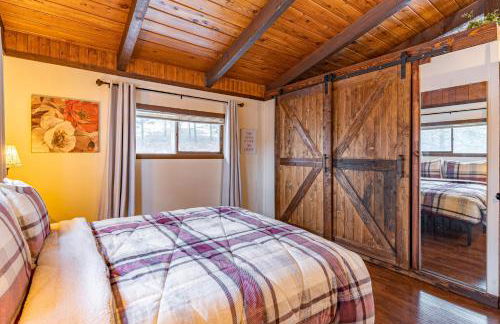 Hilltop Hideaway - Photo 18