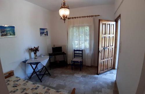 Glyfada's Family Apartment - Photo 21