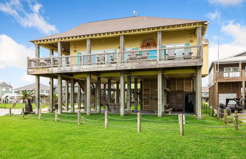 BEACHFRONT with DECK Hot Tub and View and Cargo Lift Sleeps 14 - Foto 4