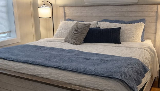 Charming Bungalow Next to UNC - Free Cruiser Bikes! - Foto 2, Habitación