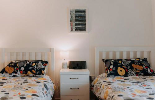 Hamilton Lodge - Cottage sleeps 8 - Photo 24