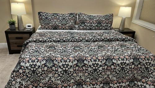 The Wrigleyville Deluxe -Steps from Wrigley Sleeps 10 - Foto 3