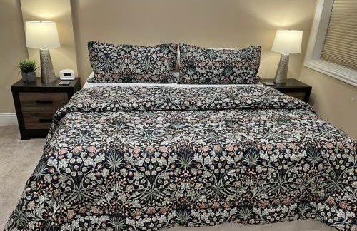 The Wrigleyville Deluxe -Steps from Wrigley Sleeps 10 - Foto 3