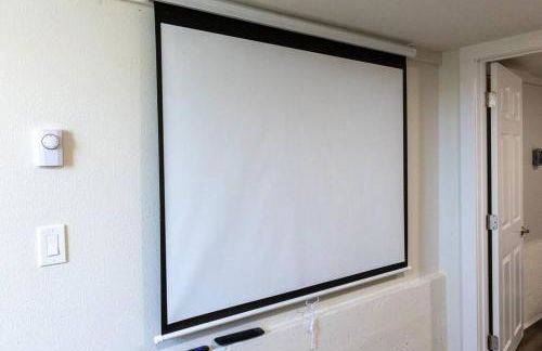 Waddle on Inn- Hot Tub, Pet Friendly, Fully Fenced, 5 Blocks to Beach! - Foto 30