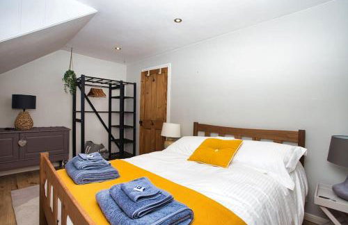 Restful and Cosy 4 Bed Home Minutes from the Beach - Foto 22