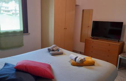 Entire apartment in Panoramic Villa with Bathtub - Photo 35