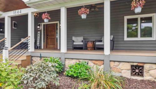 The Compass Retreat near Clear Lake - Photo 3, furniture