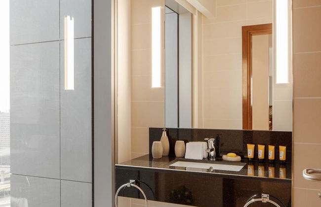 Fantastay Central Park Towers DIFC - Photo 11