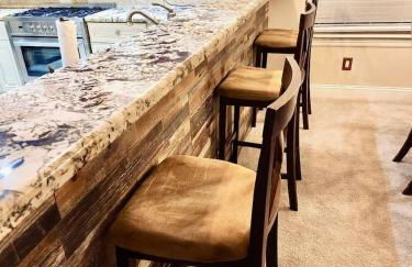 Charming 2 Story Retreat home - Foto 31