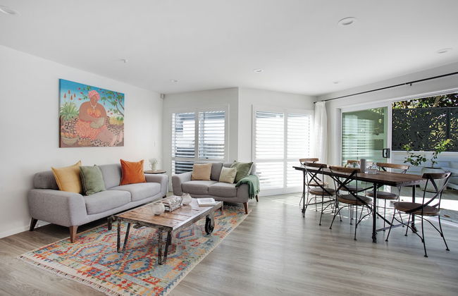 The Oasis Home with Hot Tub and Parking - Foto 13