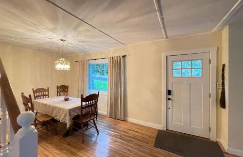 Dual-Home Berkshire Retreat Sleeps 16 - Foto 45
