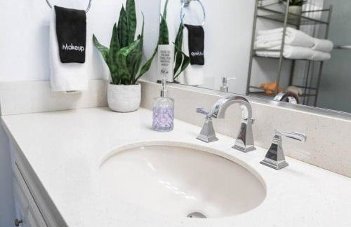 Cali Condo+BBQ+MemoryFoamBeds+12min to Beach - Foto 32