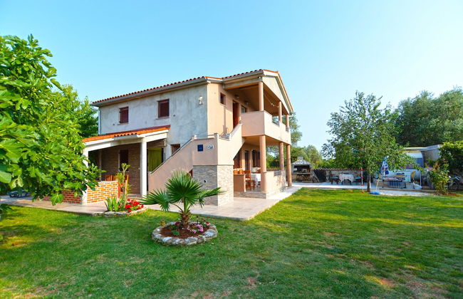 Apartment 1665 - Photo 1