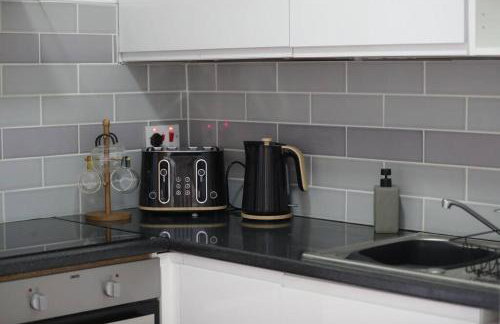 2 Bedroom Scenic Apartment, with Balcony View & Parking - Foto 10