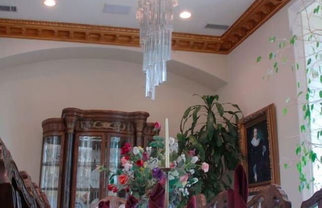 The Stradella Court Mansion - Photo 10