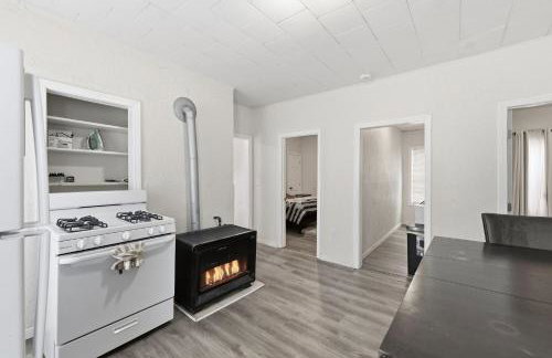 Cozy Adventure Filled Escape Free parking apts - Foto 15