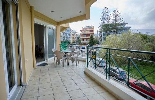 Chios Town Apartment - Heart Of Chios Town With 2 Minute Walk To The Beach - Photo 17