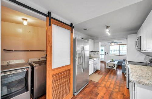 Close to downtown& beach- pool, porch, fenced yard - Foto 10