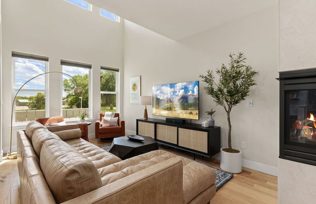 Contemporary Gem - Rooftop Deck & Private Hot Tub! - Foto 14