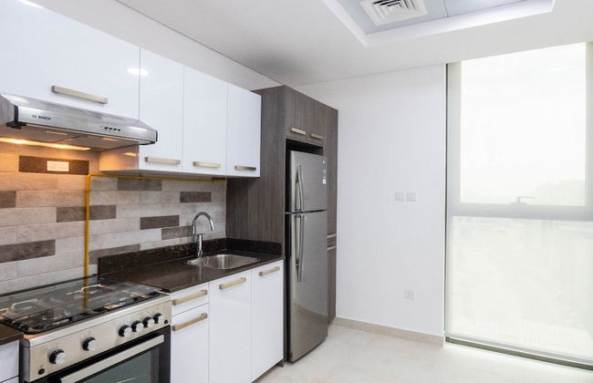 Stylish 1BR Apartment in Al Barsha Dubai - Photo 7