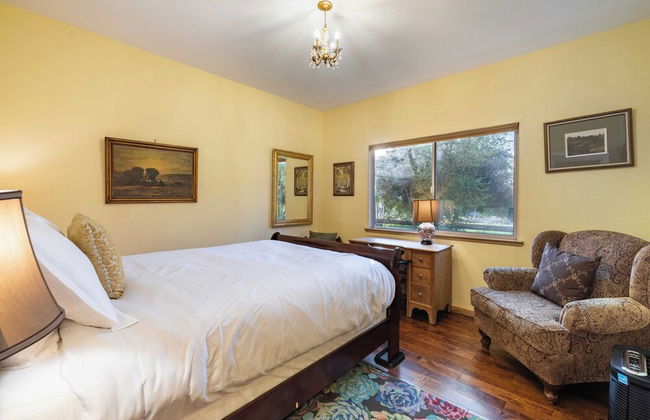 Valley of the Moon by Avantstay Tranquil Escape, Large Yard w/ Hot Tub & Fire Pit - Foto 35