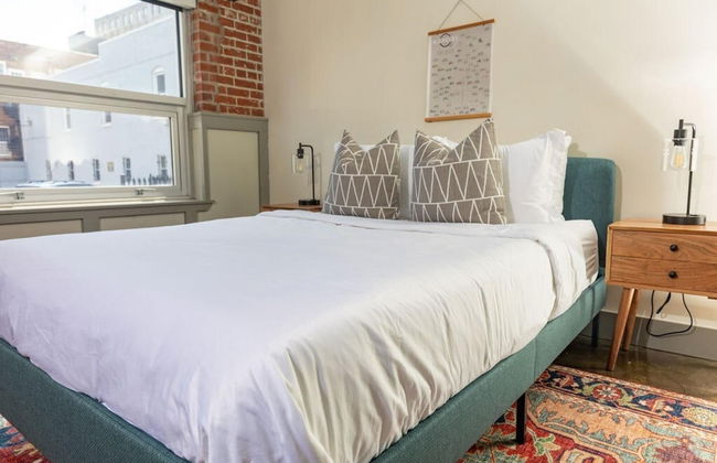 Luxury 2 BR Apartment With Modern Accents Downtown - Foto 15