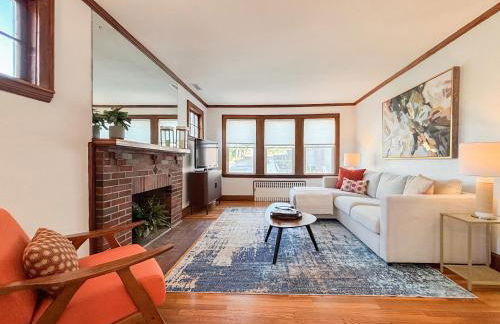 Spacious 3 bed, in unit laundry, Free Prkng - Foto 2