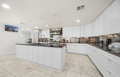 Nr Galleria & Med Center Hot Tub Games WiFi - Foto 2