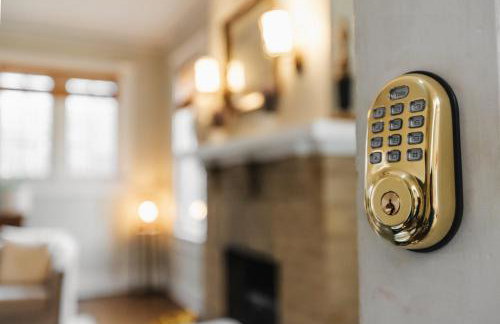 Historic Victorian Gem in UT Downtown Free Parking - Foto 29