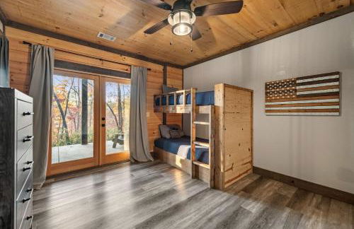 Chardonnay Chalet - Luxe Modern Chalet - Hot Tub, Wi-Fi, Fire Pit, Game Room, Amazing Deck - 15 min to Blue Ridge - Foto 48