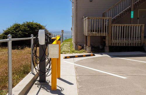 Magnificent Oceanview by OceanviewHotTubs Oceanfront! Shelter Cove, CA Tesla EV station - Foto 39