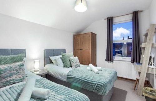 Home Away I 3BR Comfort Suite I Private Courtyard I Super Fast Wi-Fi I Free Parking - Foto 3